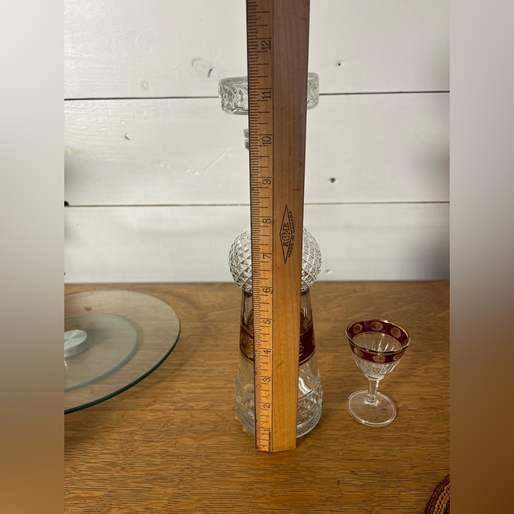 VINTAGE DECANTER SET – GOLD & RUBY DETAIL - Picture 9 of 10